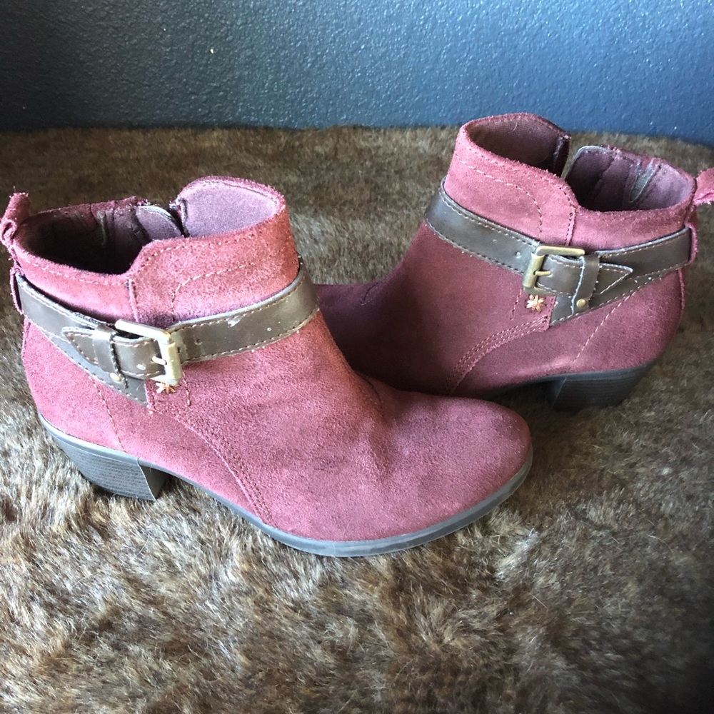 Boots - Picture 3 of 8